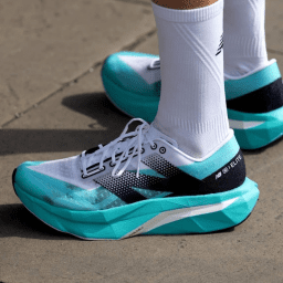 1 NEW BALANCE FUELCELL SUPERCOMP ELITE V4 CYBER JADE