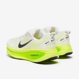 2 NIKE VOMERO 18 ELECTRIC GREEN