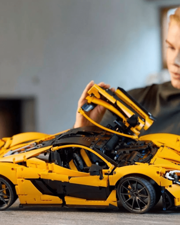 6 LEGO® McLaren P1™ 42172 | Technic™