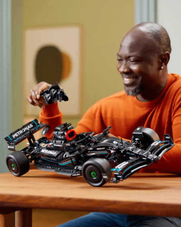 6 LEGO® Mercedes-AMG F1 W14 E Performance 42171 | Technic™