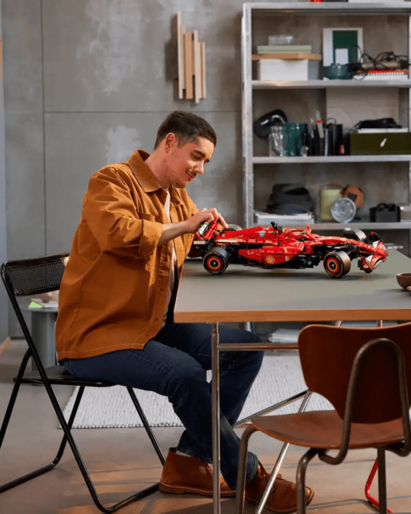 6 LEGO® Ferrari SF-24 F1 42207 | Technic™