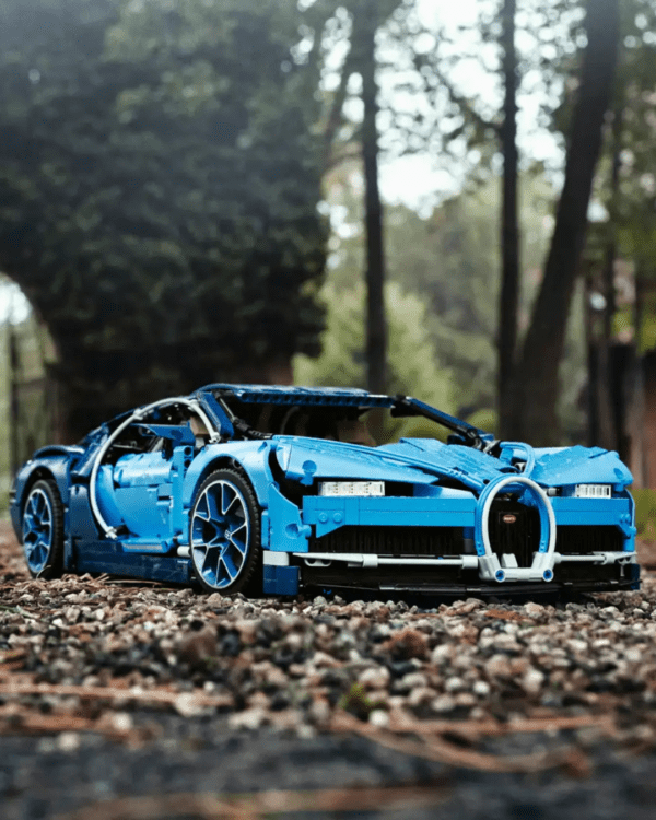 8 LEGO® Bugatti Chiron 42083 | Technic™