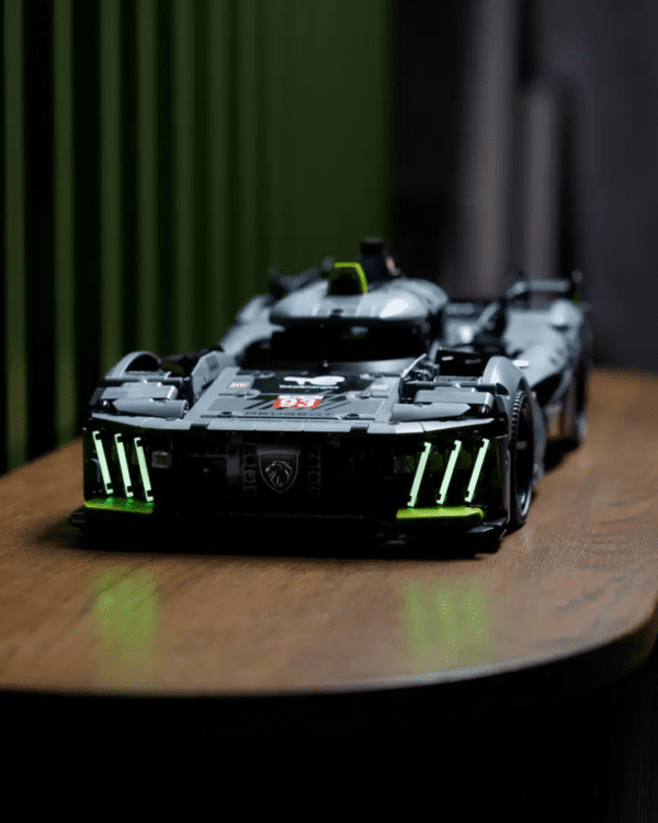 8 LEGO® PEUGEOT 9X8 24H Le Mans Hybrid Hypercar  42156 | Technic™